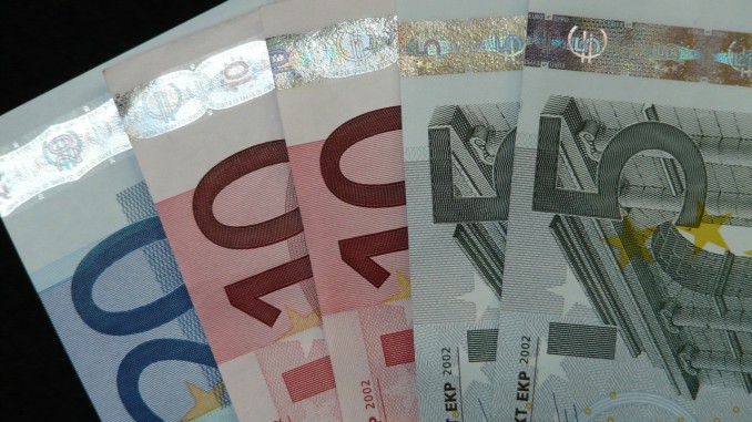 money-8886_1280