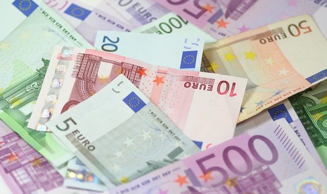 currency-3077900_640 (1)