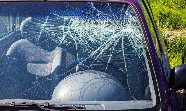 car-accident-2273475_640