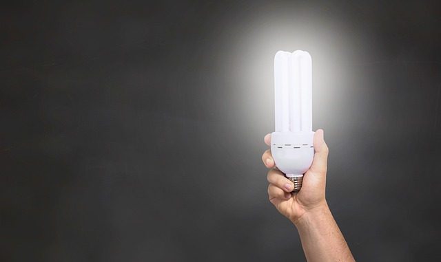 lamp-2663053_640
