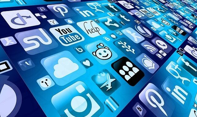 mobile-phone-1087845_640